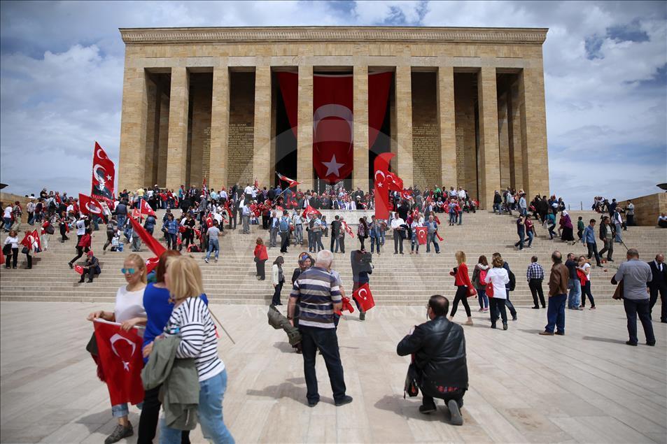 Atatürk'çü Düşünce Derneği 'Teröre Karşı Birlik Yürüyüşü' düzenledi