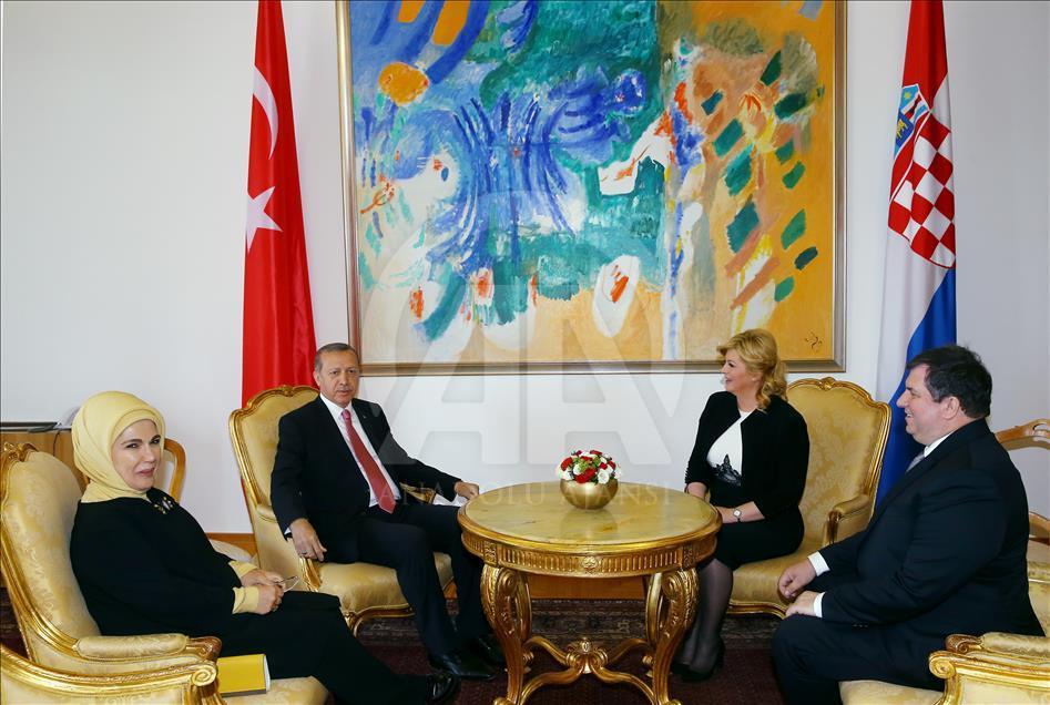 Cumhurbaşkanı Erdoğan, Hırvatistan'da törenle karşılandı