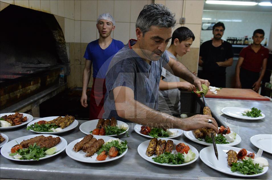 Damaklar bu kebabı 11 ay bekliyor