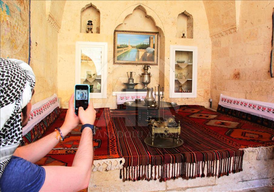 Sosyal medya fenomenleri Şanlıurfa'yı fotoğrafladı