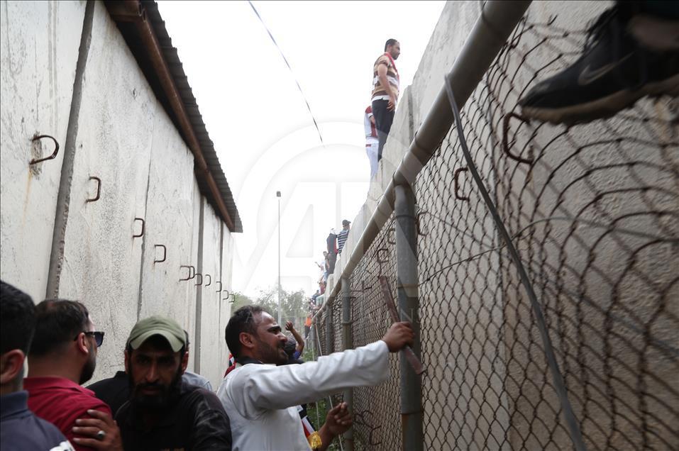 Sadr supporters storm Baghdad's Green Zone 