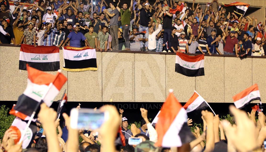 Sadr supporters storm Baghdad's Green Zone