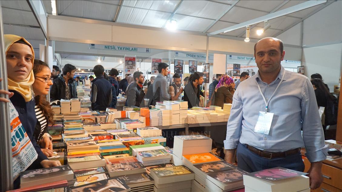 Erzurum'daki kitap fuarına yoğun ilgi gösterildi