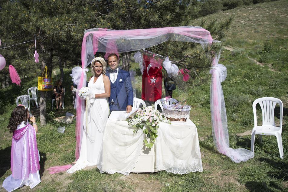 Hayvansever çiftten barınakta düğün