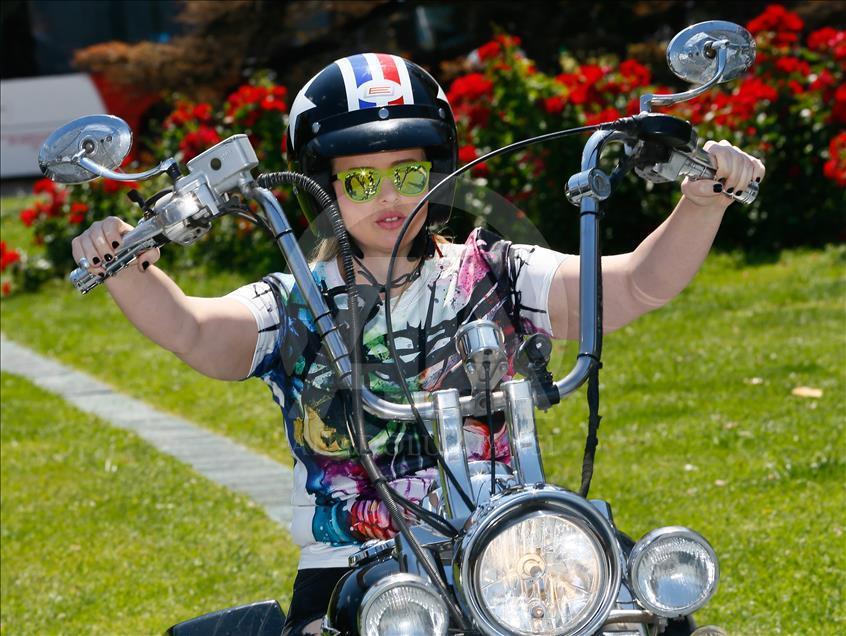 Kadın motosikletçiler "Trafikte Biz de Varız" dedi