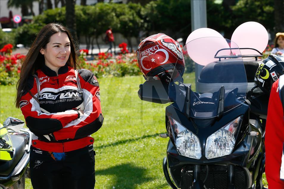 Kadın motosikletçiler "Trafikte Biz de Varız" dedi