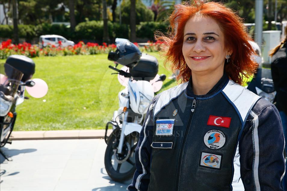 Kadın motosikletçiler "Trafikte Biz de Varız" dedi