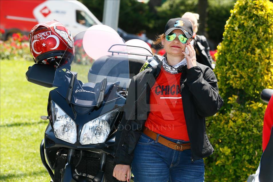 Kadın motosikletçiler "Trafikte Biz de Varız" dedi