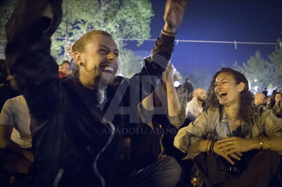 Fransa'da "gece ayakta" eylemi