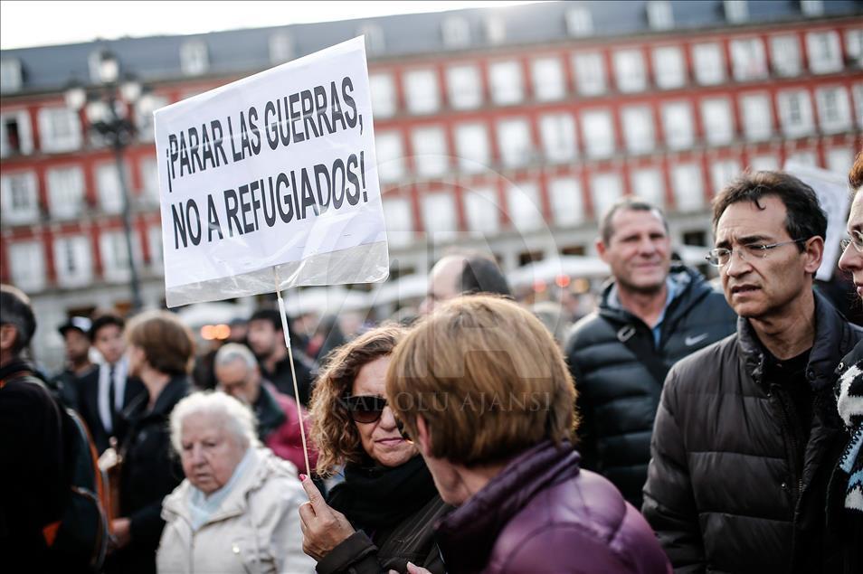 إسبانيا.. سلسلة بشرية من أجل اللاجئين في احتفالات "يوم أوروبا"
