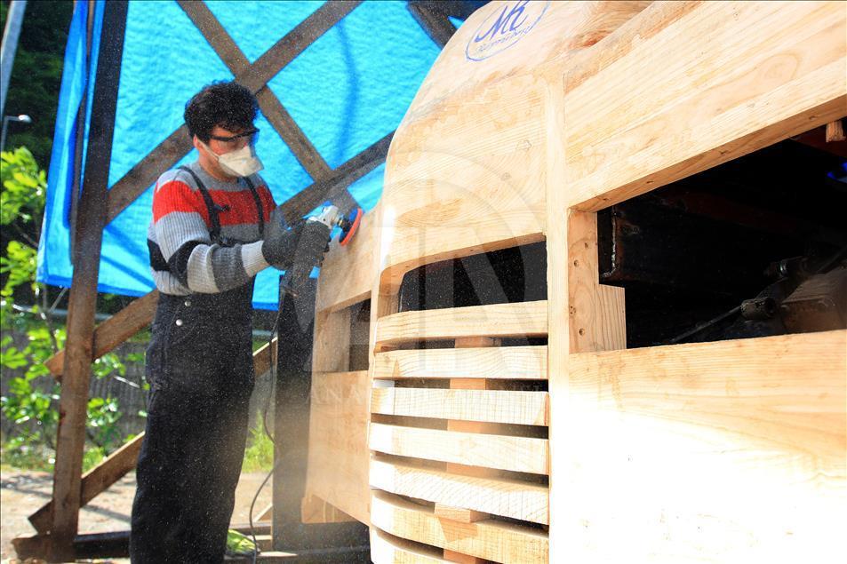  Uzungöl'e kestane ağacından 'tahtabüs' tasarladı 