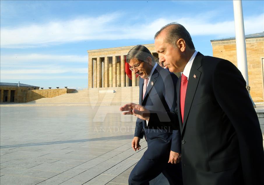 Sancar'ın Nobel Ödülü'nü Anıtkabir'e takdim töreni