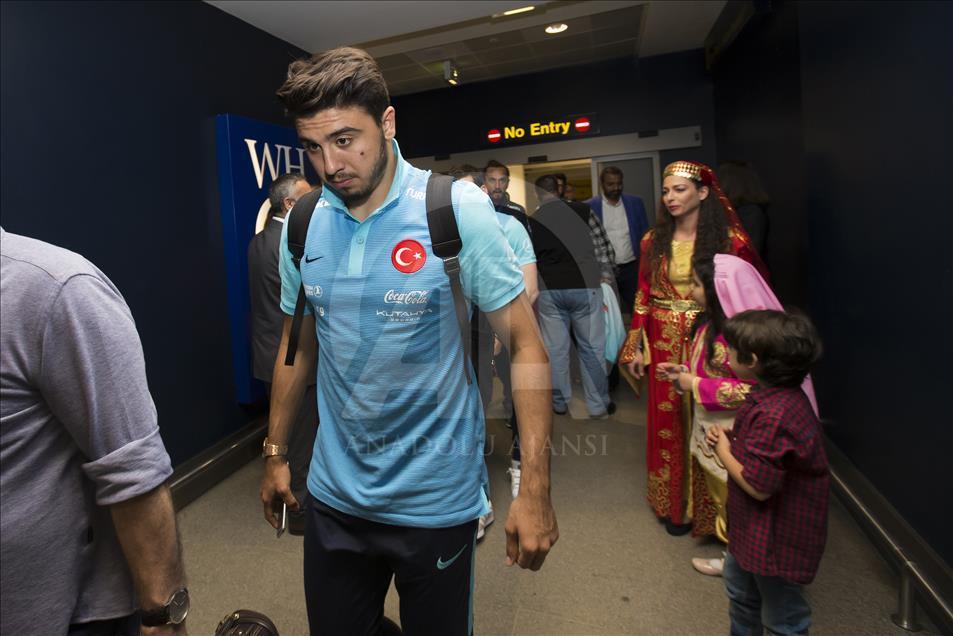 The Turkish football team arrive in Manchester