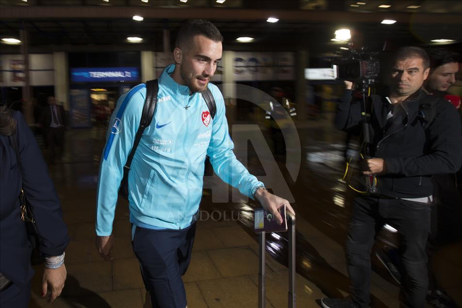 The Turkish football team arrive in Manchester
