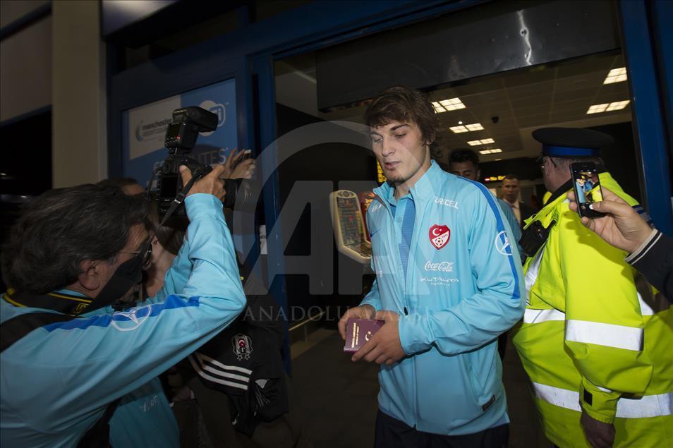 The Turkish football team arrive in Manchester