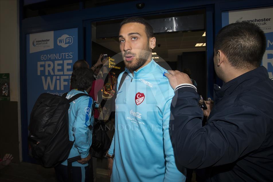 The Turkish football team arrive in Manchester