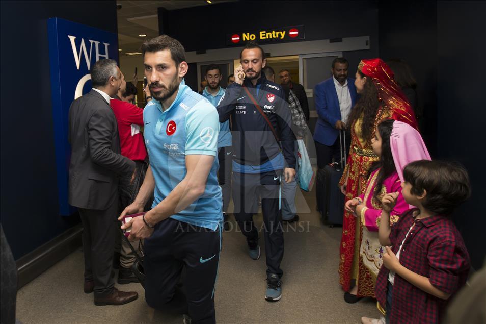 The Turkish football team arrive in Manchester