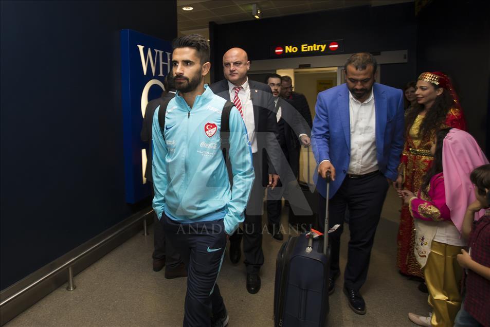 The Turkish football team arrive in Manchester