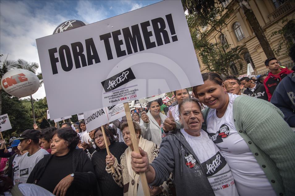 Brezilya'da öğretmen protestosu