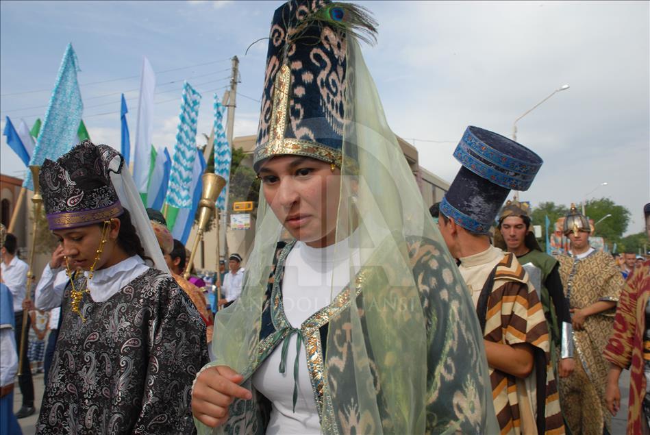 Özbekistan'da İpek ve Baharat Festivali başladı
