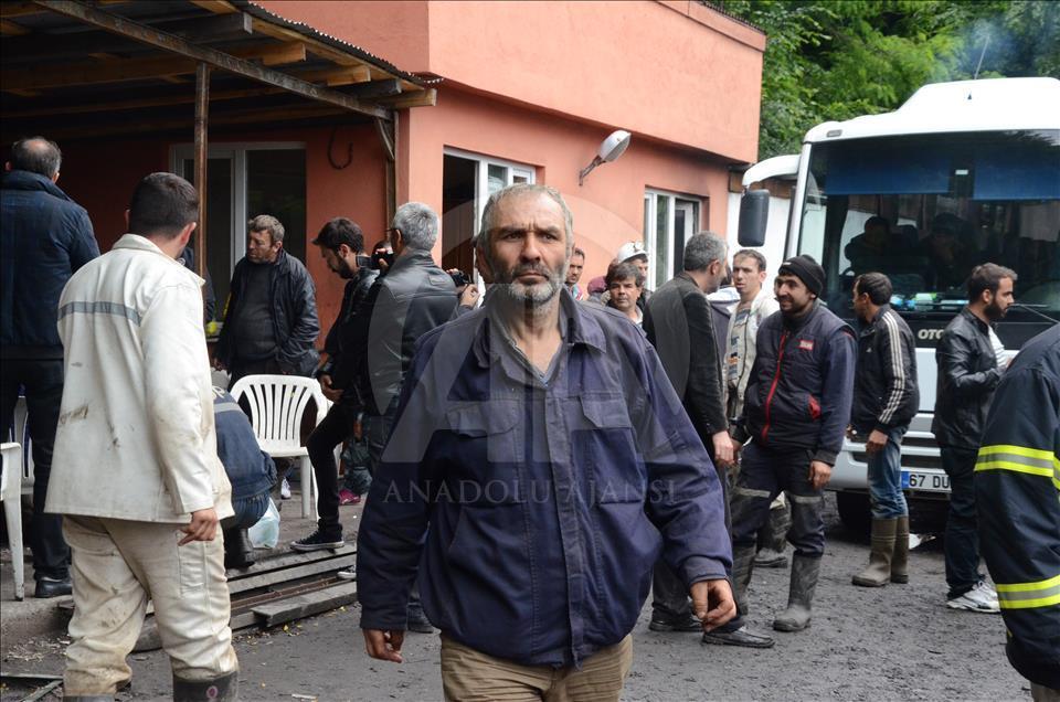 Zonguldak'taki maden işçileri maaş eylemine son verdi