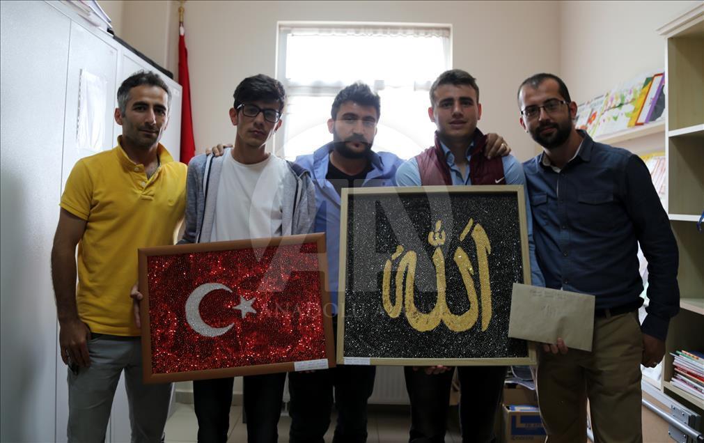 "Özel" öğrencilerden güvenlik güçlerine "özel" hediyeler