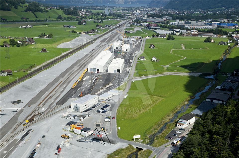 Dünyanın en uzun demiryolu tüneli Gotthard Base açıldı