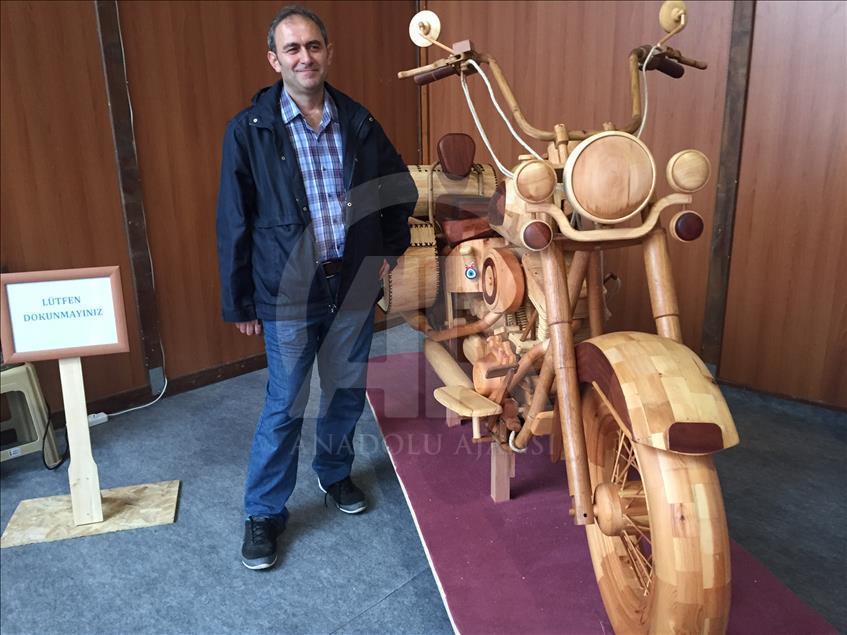 "Ahşaptan motosiklet" ilgi çekiyor