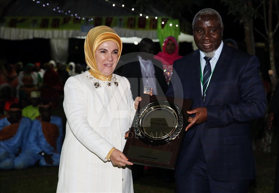 Cumhurbaşkanı Erdoğan'ın eşi Emine Erdoğan, Uganda İslam Üniversitesi'ni ziyaret etti