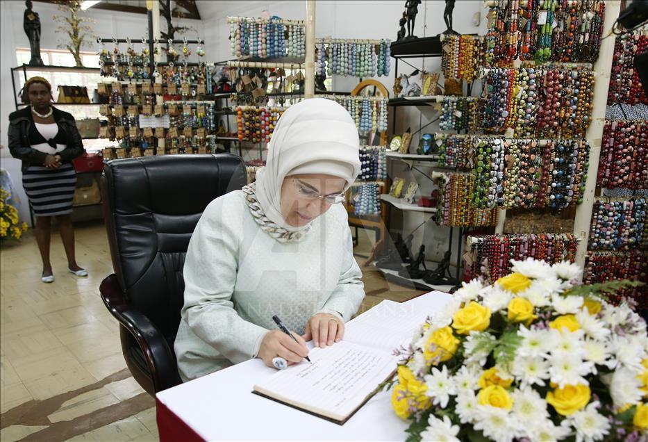 Cumhurbaşkanı Erdoğan'ın eşi Emine Erdoğan