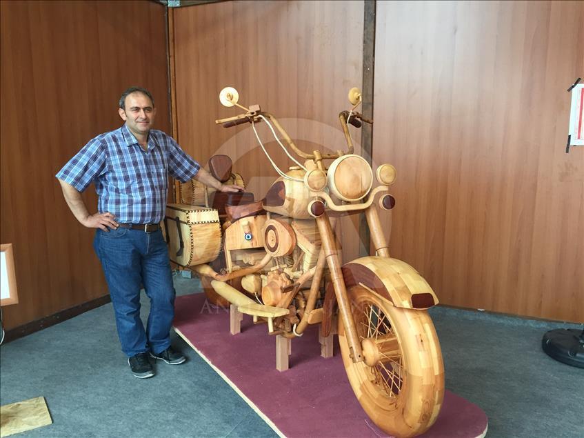 "Ahşaptan motosiklet" ilgi çekiyor