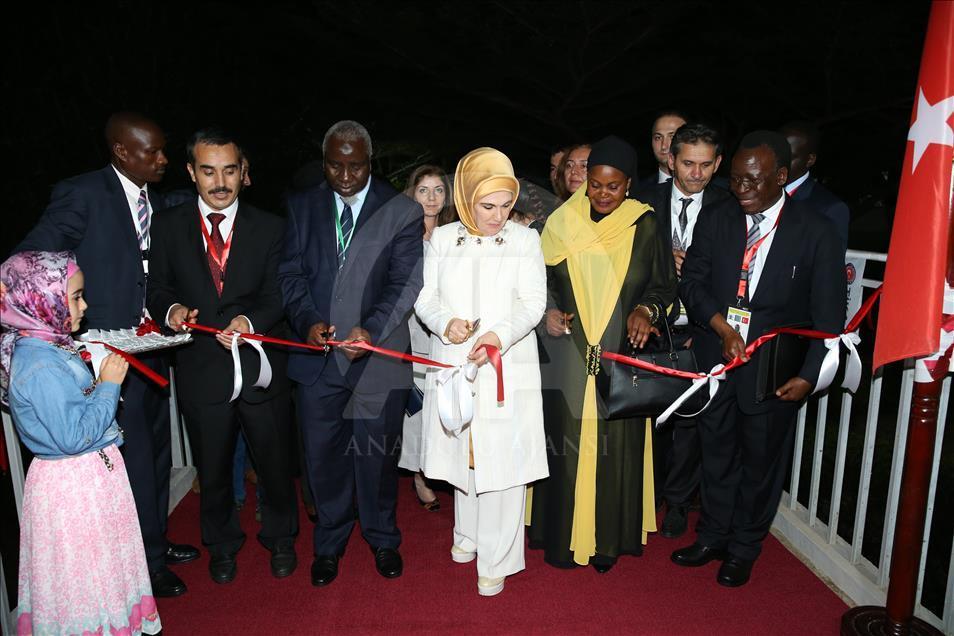 Cumhurbaşkanı Erdoğan'ın eşi Emine Erdoğan, Uganda İslam Üniversitesi'ni ziyaret etti