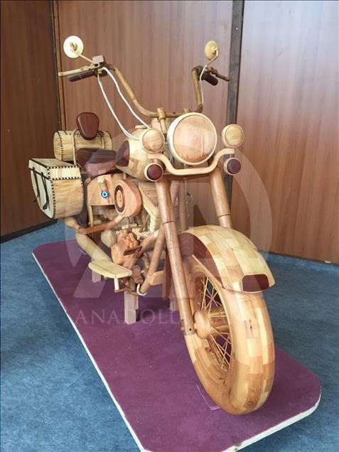 "Ahşaptan motosiklet" ilgi çekiyor