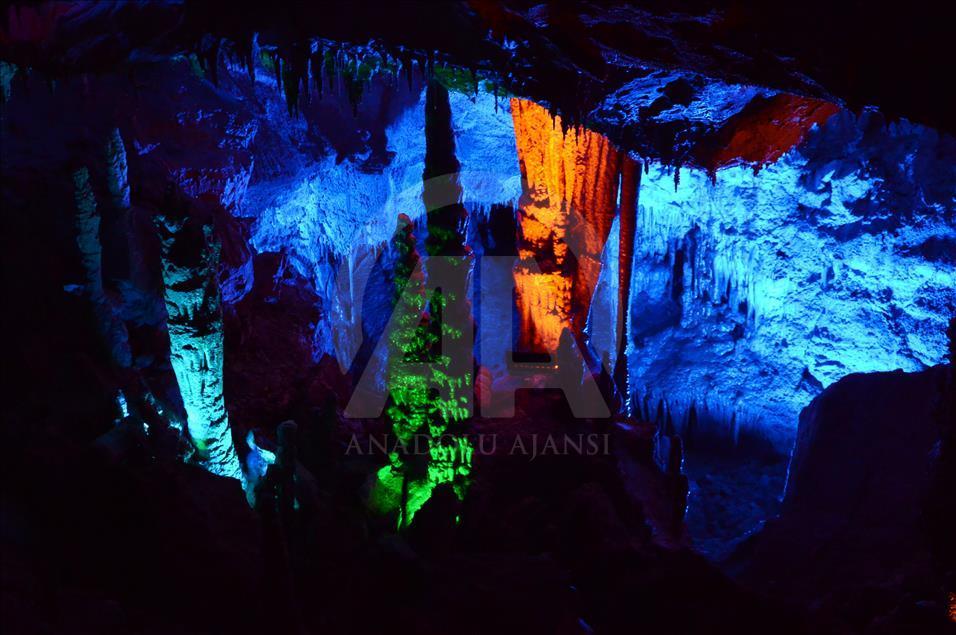 Turistik mağara yeniden turizme kazandırıldı