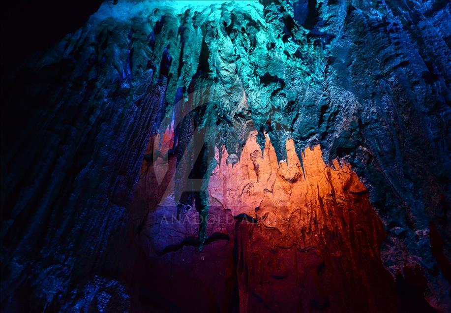 Turistik mağara yeniden turizme kazandırıldı