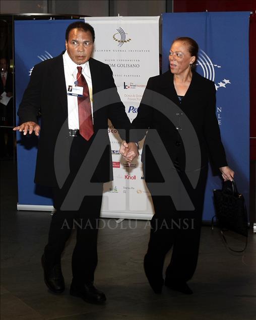 MUHAMMED ALI VE ESI LONNIE ALI