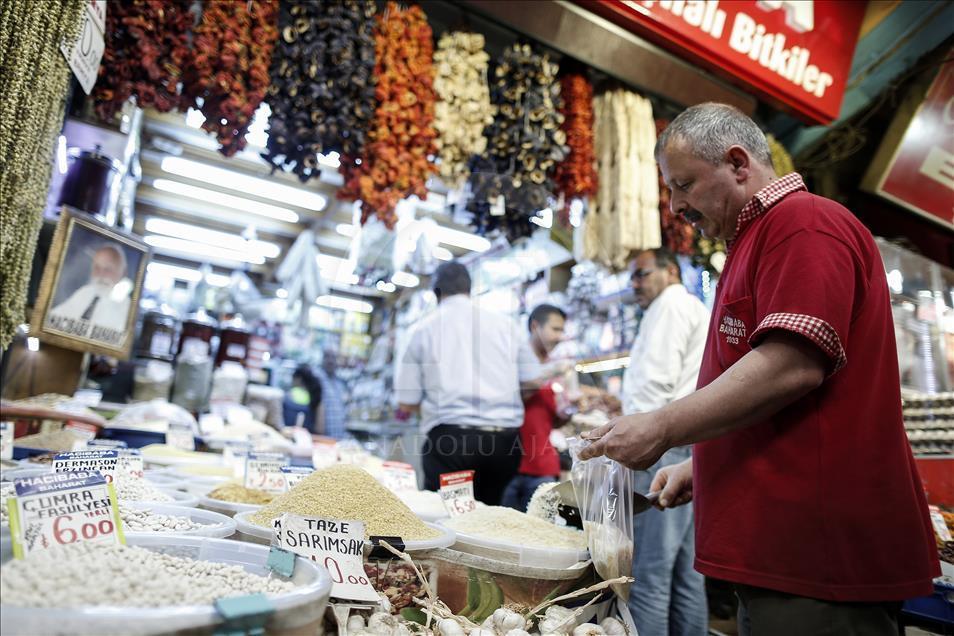 Ramazan çarşı-pazara bereket getirdi