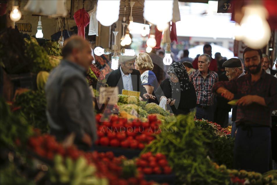 Ramazan çarşı-pazara bereket getirdi