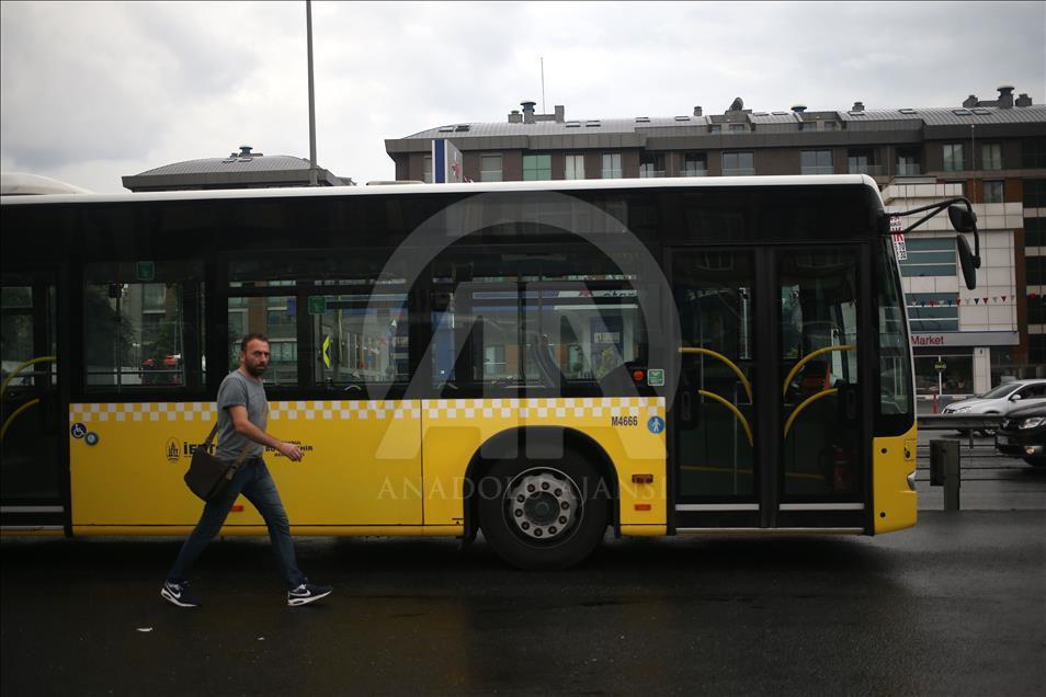Metrobüs yolunda kaza