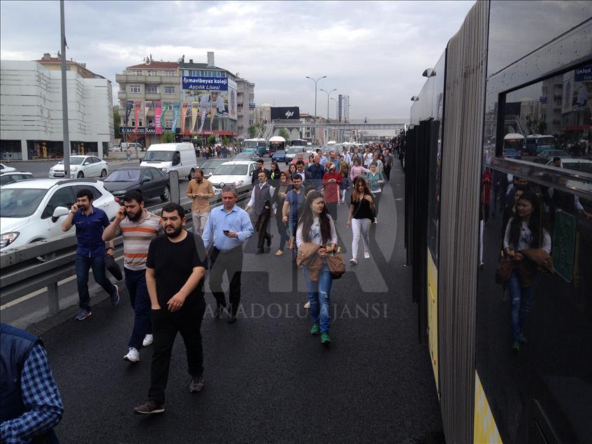 Metrobüs yolundaki kaza