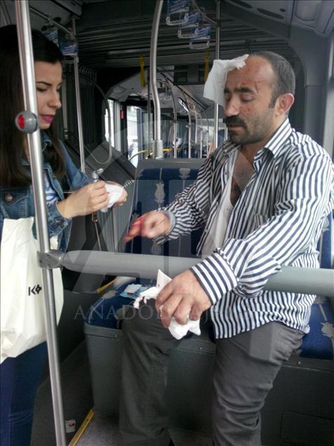 Metrobüs yolunda kaza