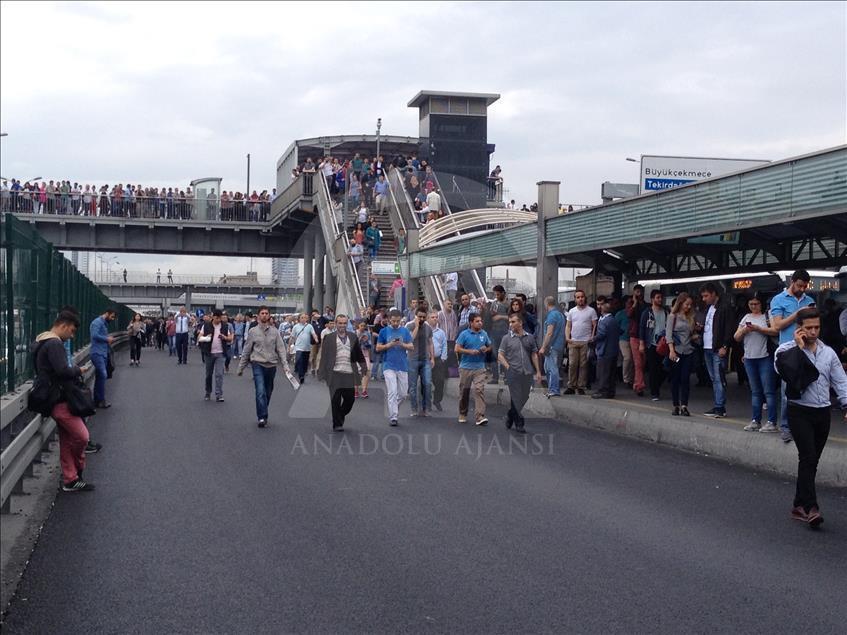 Metrobüs yolundaki kaza