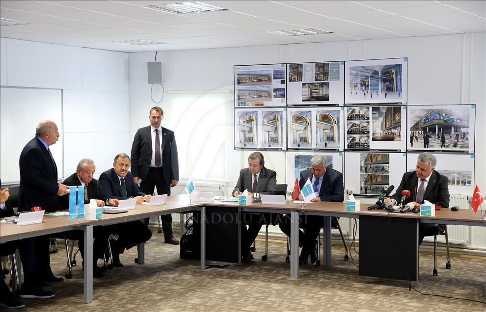 Ulaştırma, Denizcilik ve Haberleşme Bakanı Arslan Üçüncü Havalimanı inşaatında incelemelerde bulundu