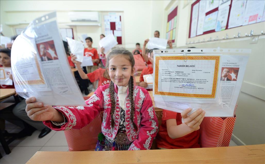 Okullarda karne heyecanı