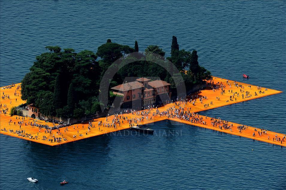 The Floating Piers 