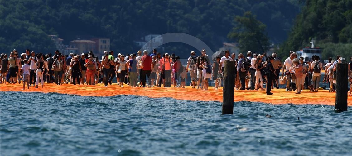 The Floating Piers 