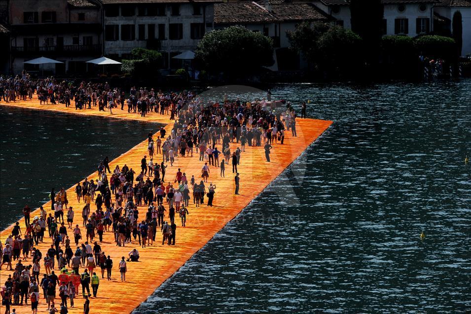 The Floating Piers 