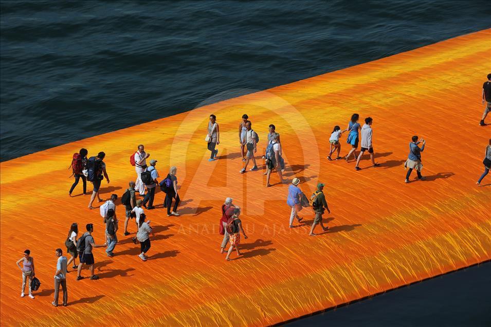 The Floating Piers 