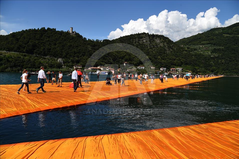 The Floating Piers 