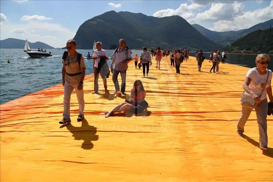 The Floating Piers 